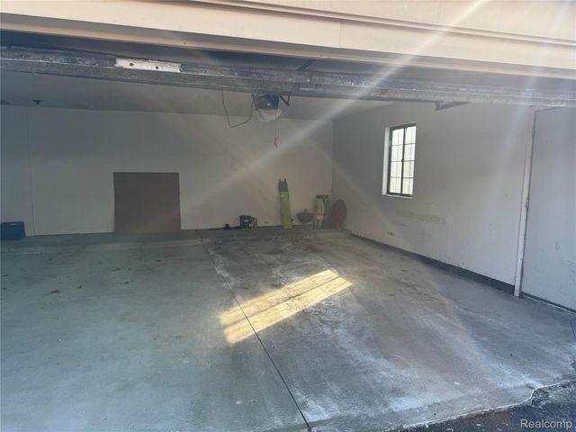 24100 Wildbrook Court 101, Southfield, MI 48034