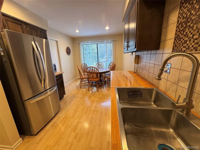 24100 Wildbrook Court 101, Southfield, MI 48034