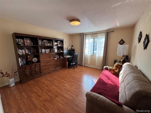 24100 Wildbrook Court 101, Southfield, MI 48034