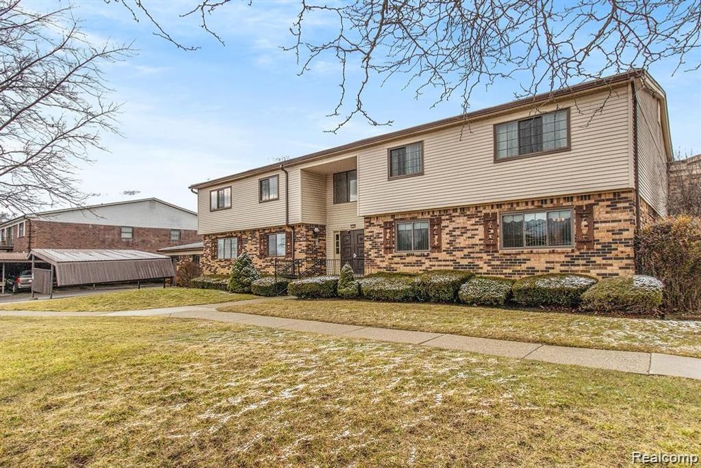 24100 Wildbrook Court 101, Southfield, MI 48034
