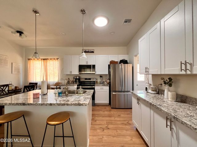 15235 N Lago Del Oro Parkway, Tucson, AZ 85739