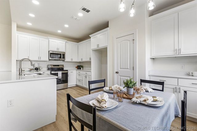 112 S B Street, Calera, OK 74730