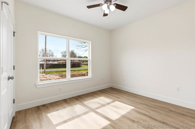 112 S B Street, Calera, OK 74730