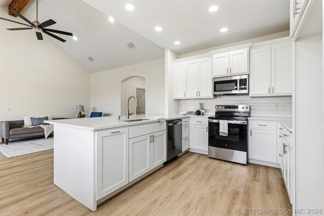 112 S B Street, Calera, OK 74730