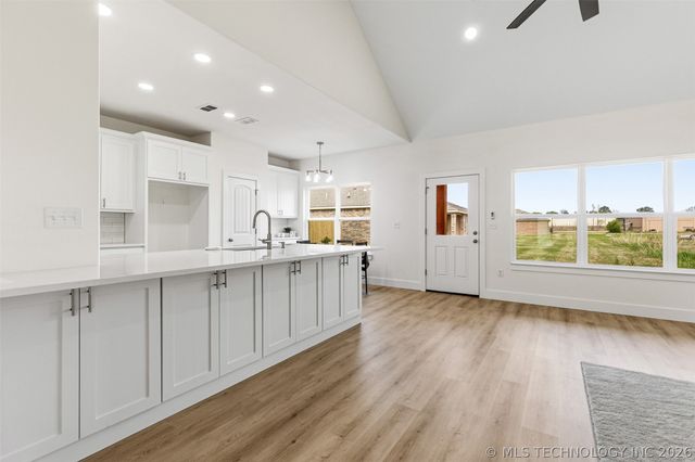 112 S B Street, Calera, OK 74730