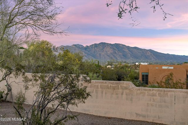 4930 N Desert Tortoise Place, Tucson, AZ 85745