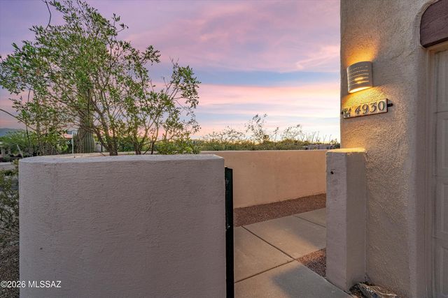 4930 N Desert Tortoise Place, Tucson, AZ 85745