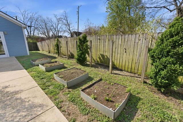 936 Russell St, Nashville, TN 37206