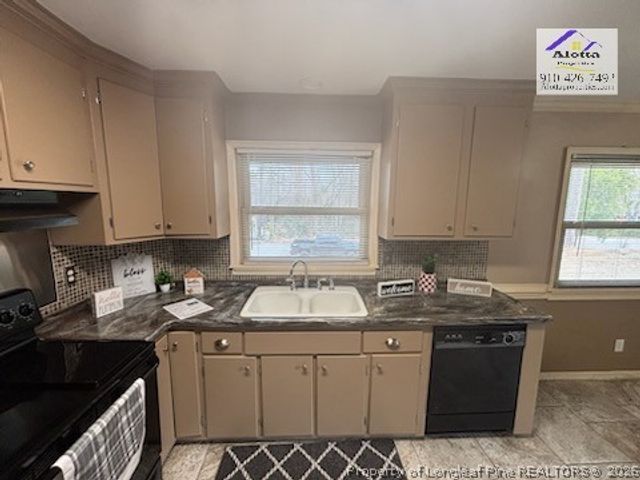 1817 McGougan Road, Fayetteville, NC 28303