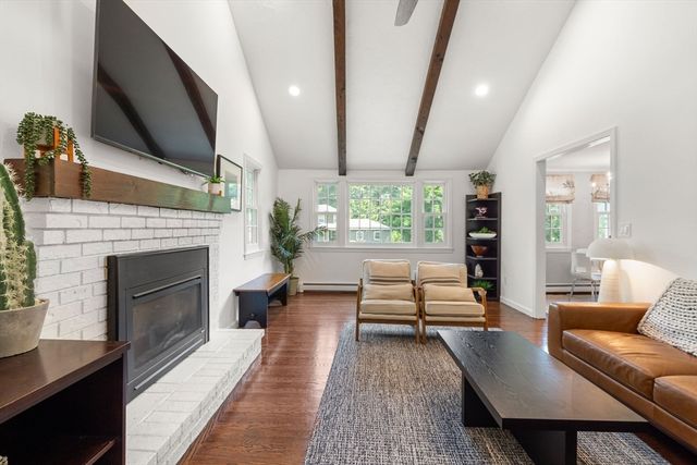 18 Hearthstone Cir, Wayland, MA 01778