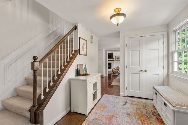 18 Hearthstone Cir, Wayland, MA 01778