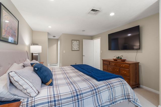 18 Hearthstone Cir, Wayland, MA 01778