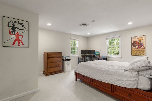 18 Hearthstone Cir, Wayland, MA 01778