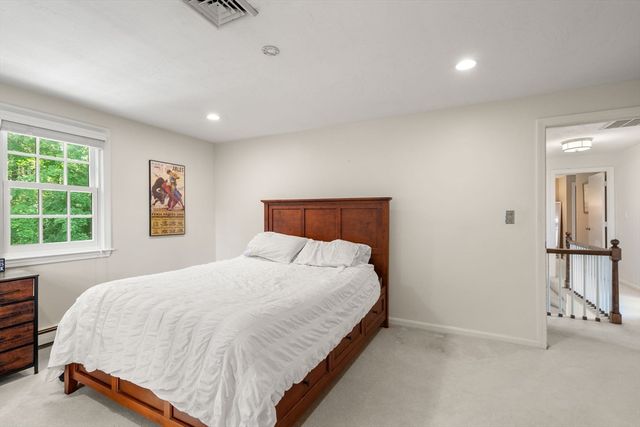 18 Hearthstone Cir, Wayland, MA 01778