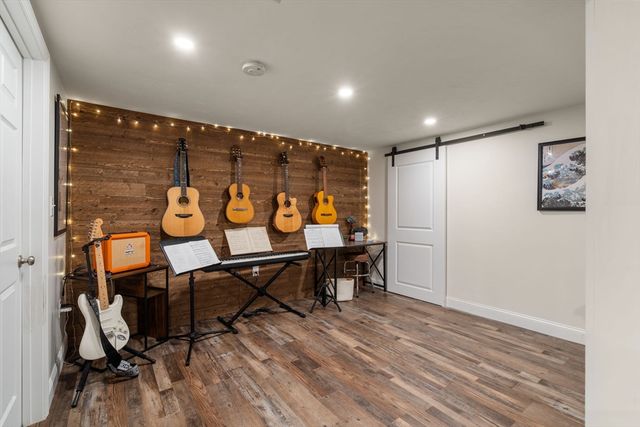 18 Hearthstone Cir, Wayland, MA 01778