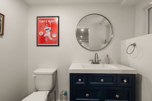 18 Hearthstone Cir, Wayland, MA 01778
