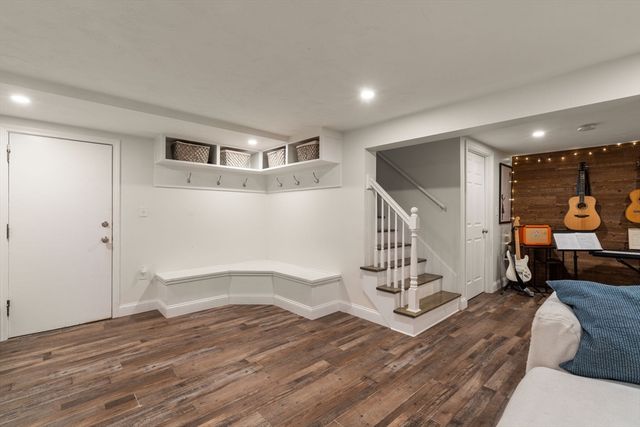 18 Hearthstone Cir, Wayland, MA 01778