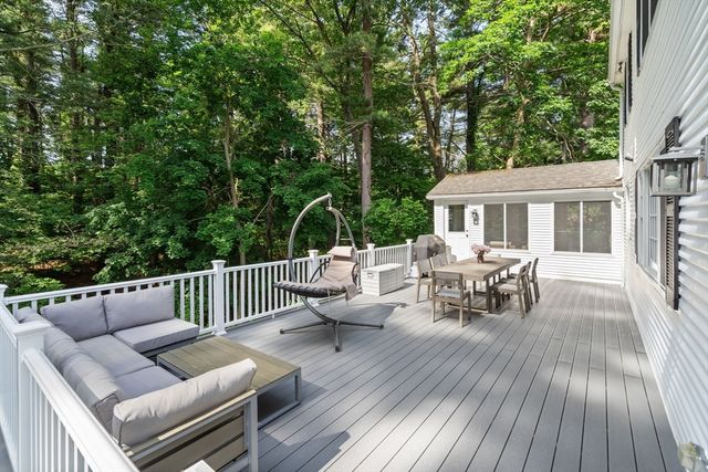 18 Hearthstone Cir, Wayland, MA 01778