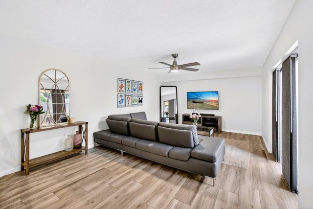 801 8th Way, West Palm Beach, FL 33407