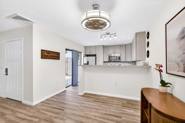 801 8th Way, West Palm Beach, FL 33407