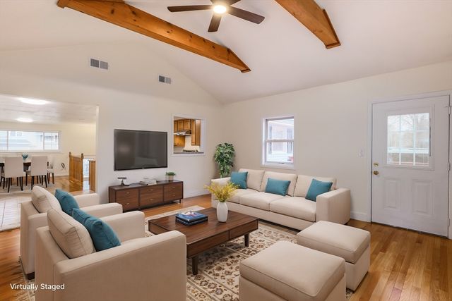 8 Leonard Dr, Southborough, MA 01772