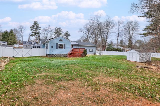 8 Leonard Dr, Southborough, MA 01772