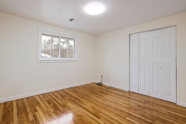 8 Leonard Dr, Southborough, MA 01772