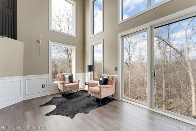 5695 N Branford Drive N, West Bloomfield Charter Township, MI 48322