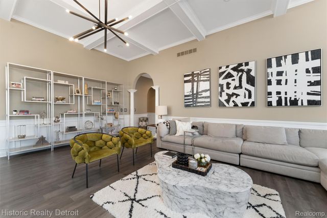 5695 N Branford Drive N, West Bloomfield Charter Township, MI 48322