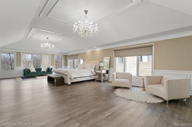 5695 N Branford Drive N, West Bloomfield Charter Township, MI 48322