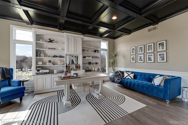 5695 N Branford Drive N, West Bloomfield Charter Township, MI 48322