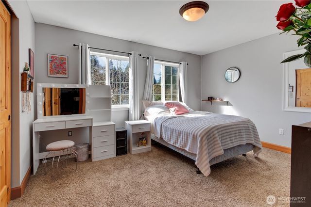 18025 26th Street Ct E, Lake Tapps, WA 98391