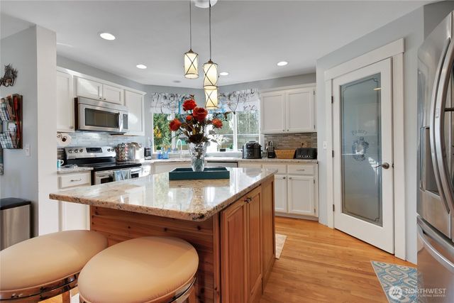 18025 26th Street Ct E, Lake Tapps, WA 98391