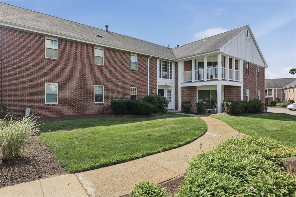 25 Jessica Dr A, Stoughton, MA 02072