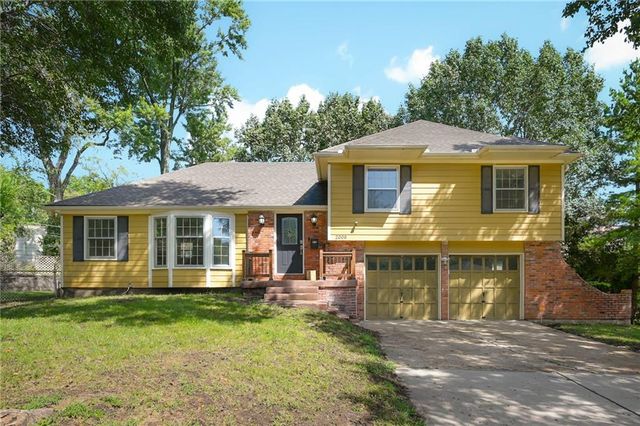 2008 W 84th Street, Leawood, KS 66206