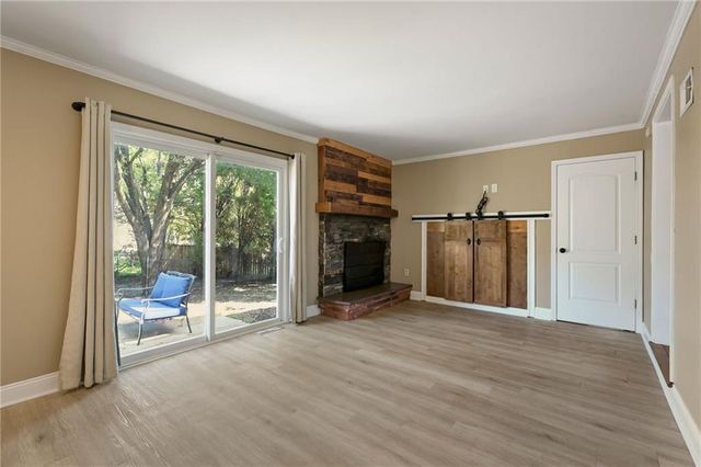 2008 W 84th Street, Leawood, KS 66206