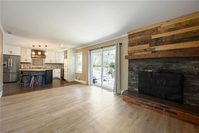 2008 W 84th Street, Leawood, KS 66206