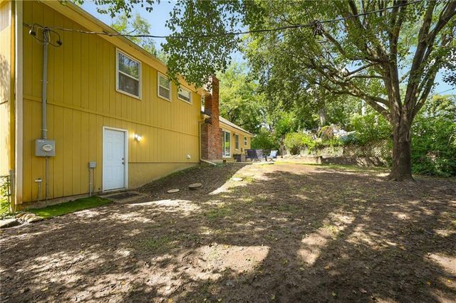 2008 W 84th Street, Leawood, KS 66206