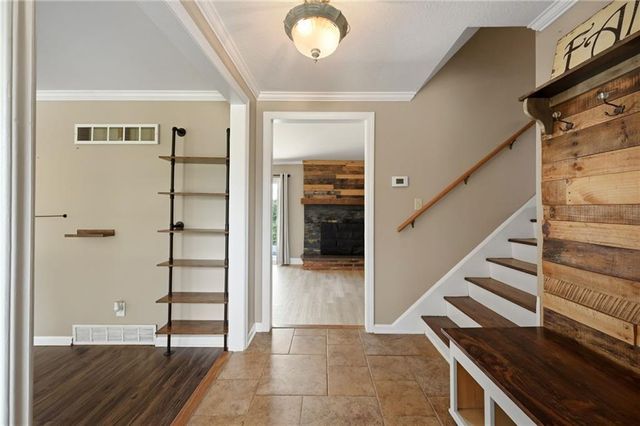 2008 W 84th Street, Leawood, KS 66206