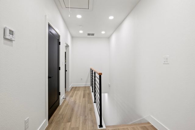 196 W 17th Street, Mt Pleasant, TX 75455