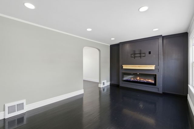 14525 S Michigan Avenue, Riverdale, IL 60827