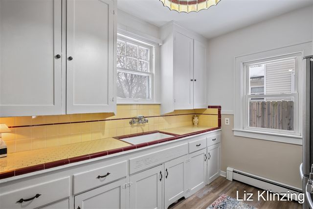 2324 Madison Avenue, Grand Rapids, MI 49507