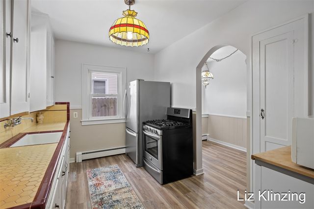 2324 Madison Avenue, Grand Rapids, MI 49507