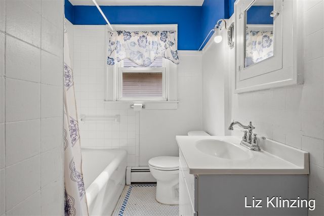 2324 Madison Avenue, Grand Rapids, MI 49507