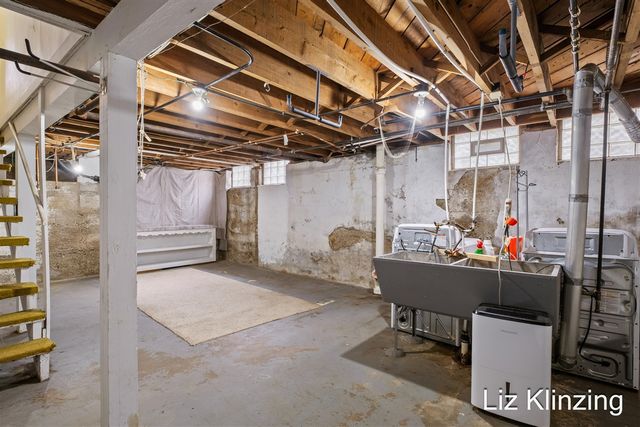 2324 Madison Avenue, Grand Rapids, MI 49507