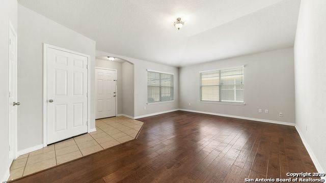 10306 Pinehurst Run, San Antonio, TX 78239