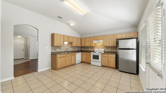 10306 Pinehurst Run, San Antonio, TX 78239