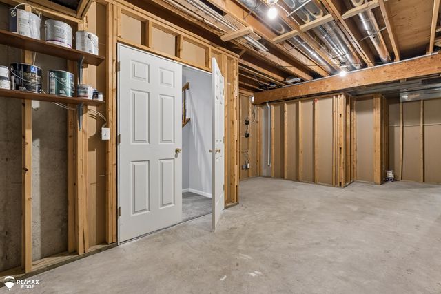 3333 Nell Rose Court, Royal Oak, MI 48073