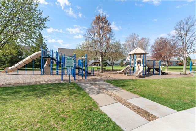 4052 Blakewood Drive, Shakopee, MN 55379