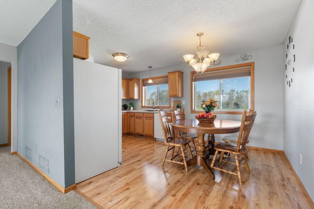 4052 Blakewood Drive, Shakopee, MN 55379